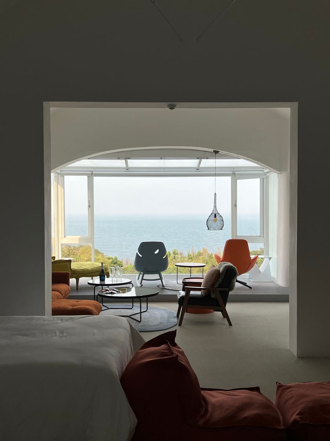 Sala com vista para o mar